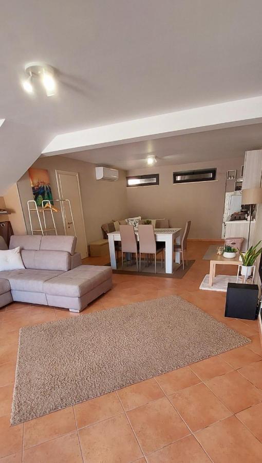 Casa Vacanza A 11 Km Dall'Aeroporto Di Palermo كاريني المظهر الخارجي الصورة