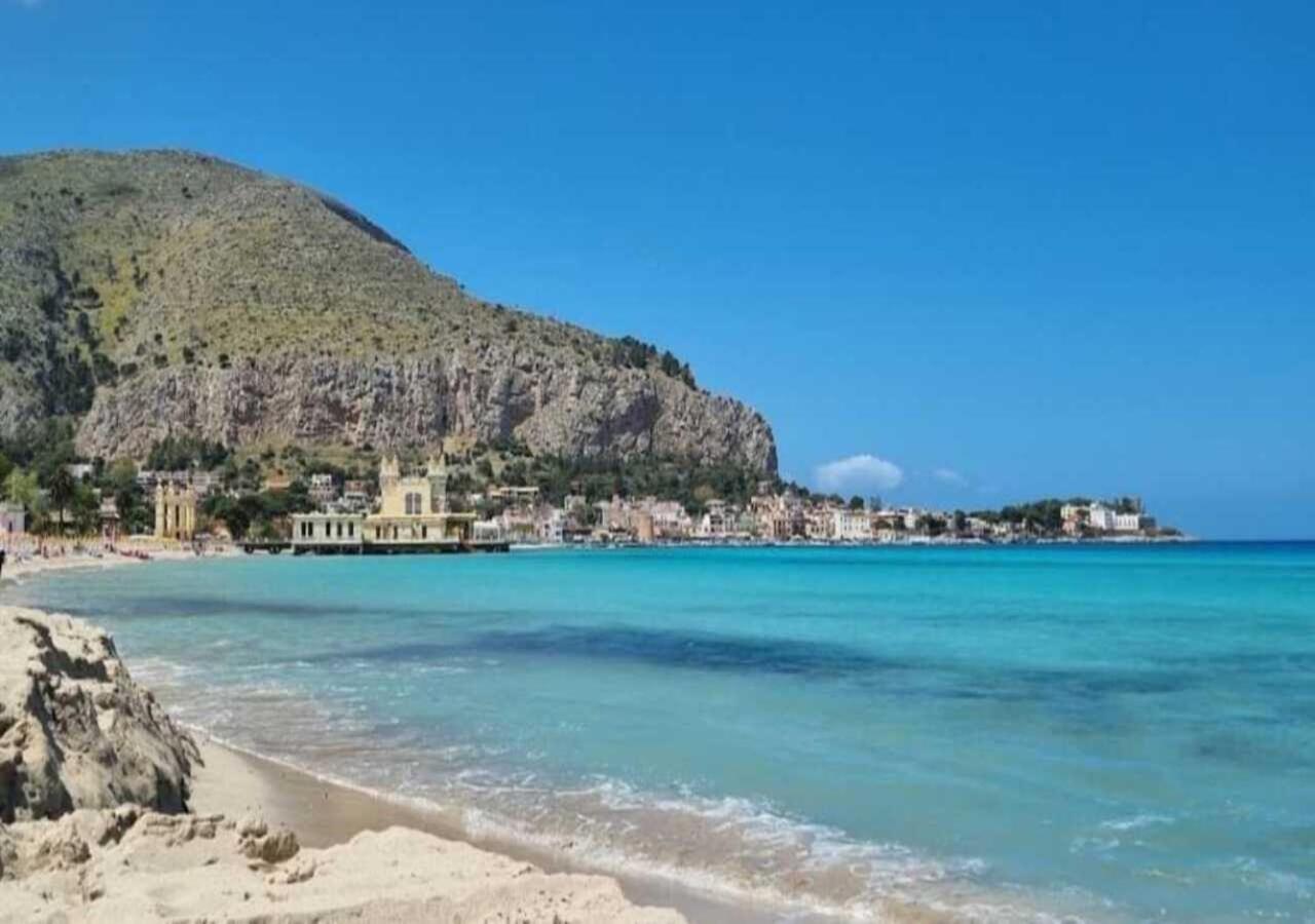 Casa Vacanza A 11 Km Dall'Aeroporto Di Palermo كاريني المظهر الخارجي الصورة